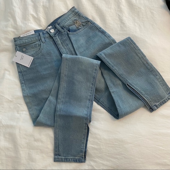 WeWoreWhat | Stiletto slit Jeans | Size 26 - Picture 7 of 7